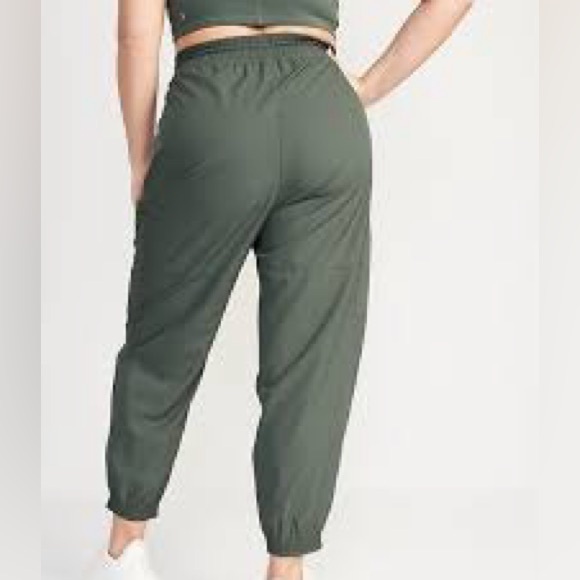 NWT Extra High-Waisted StretchTech Cargo Jogger Pants - Heritage Green - Picture 3 of 5